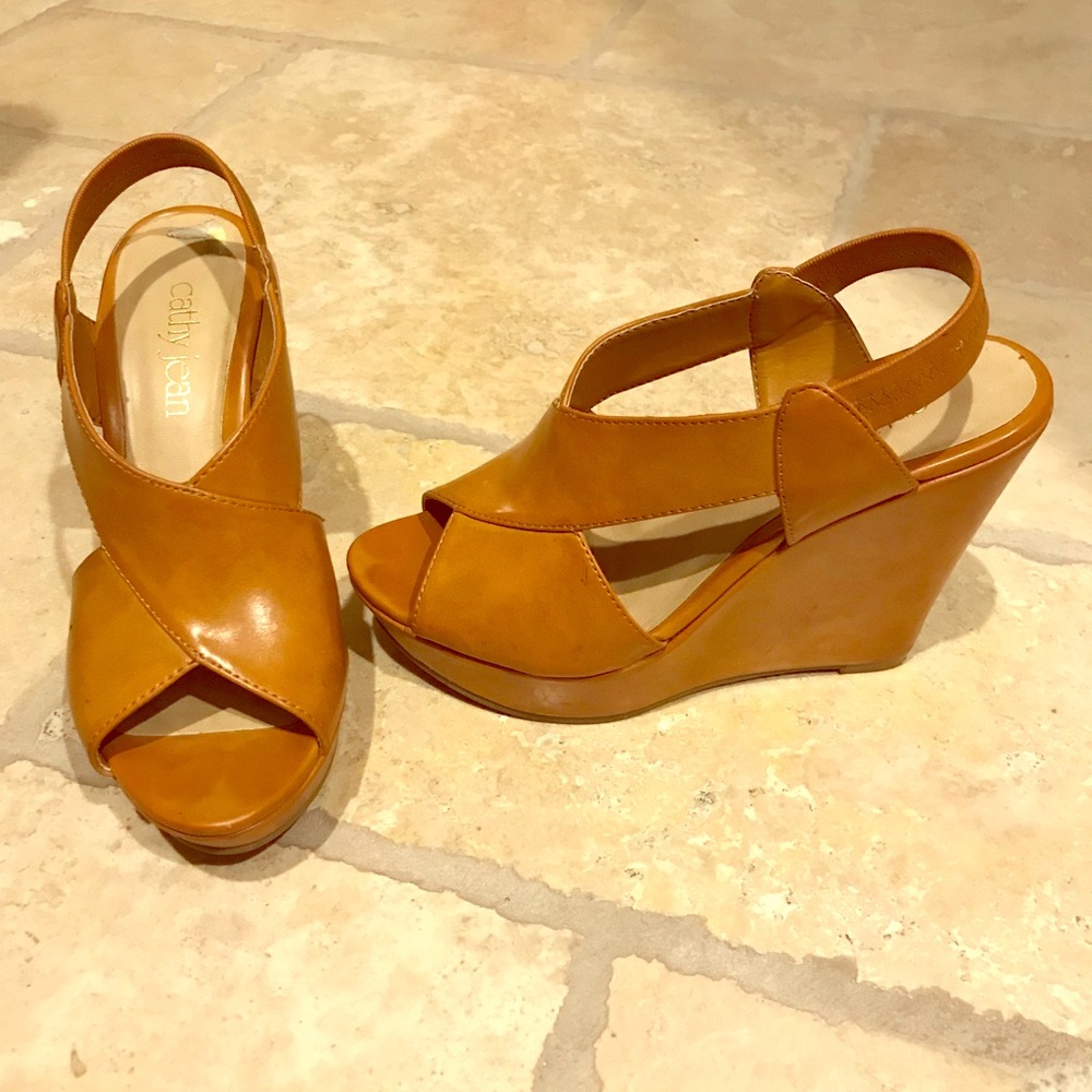 Wedge caramel sandals